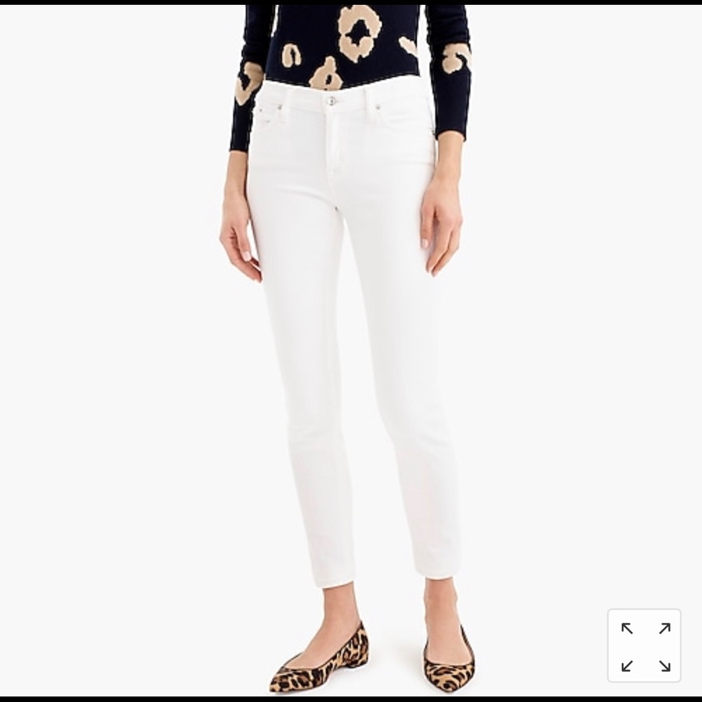 J Crew V neck Tank & J Crew Toothpick White Jeans